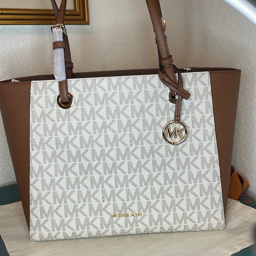 Michael Kors Med WALSH multifunction Tote Vanilla Lugg NWTs $300 MK